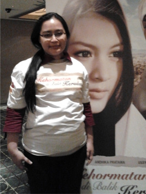 Tya Subiakto saat press screening Kehormatan Di Balik Kerudung, Planet Hollywood XXI (foto: FI)